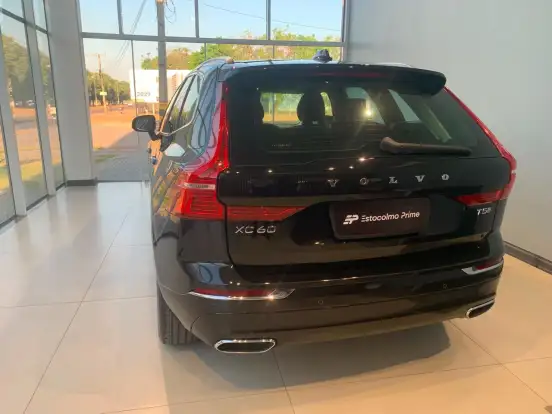 VOLVO-XC60-2018