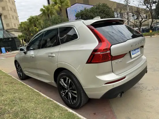 VOLVO-XC60-2.0 T5 GASOLINA MOMENTUM AWD GEARTRONIC VOLVO-XC60-2017