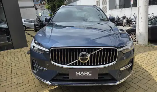 VOLVO-XC60-2022