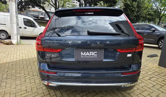 VOLVO-XC60-2022