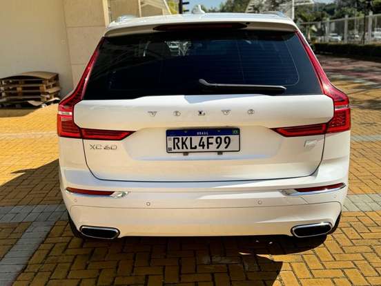 VOLVO-XC60-2.0 T8 HYBRID MOMENTUM AWD GEARTRONIC VOLVO-XC60-2021