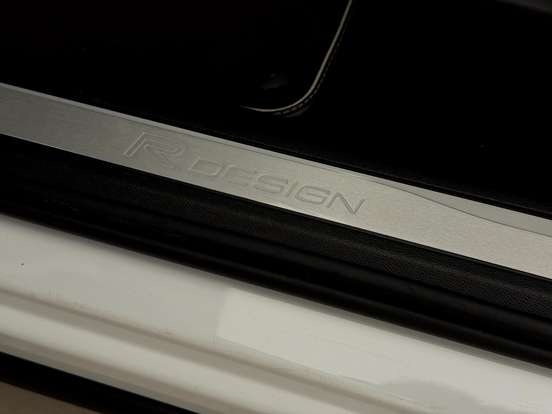 VOLVO-XC60-2020