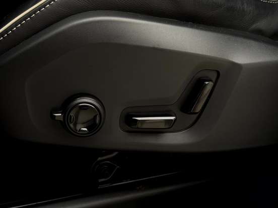 VOLVO-XC60-2020