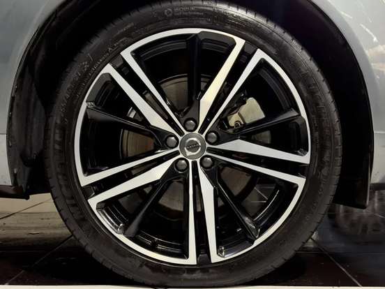 VOLVO-XC60-2.0 T8 HYBRID R-DESIGN AWD GEARTRONIC VOLVO-XC60-2018