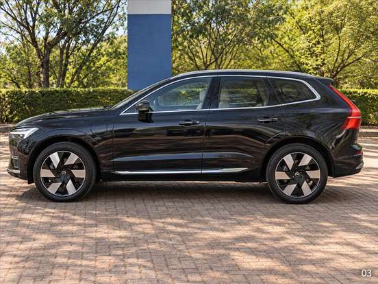 VOLVO-XC60-2024