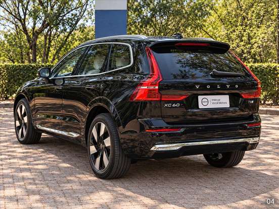 VOLVO-XC60-2024