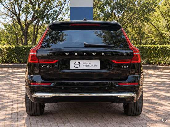 VOLVO-XC60-2024