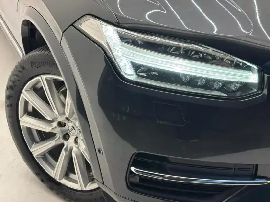 VOLVO-XC90-2018