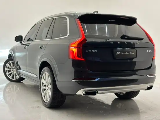 VOLVO-XC90-2018