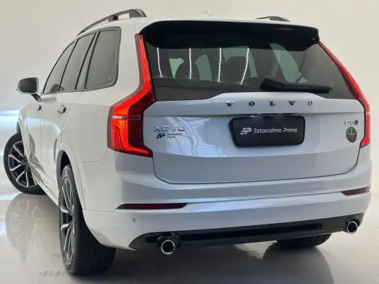VOLVO-XC90-2017
