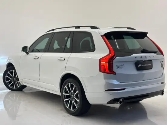 VOLVO-XC90-2017