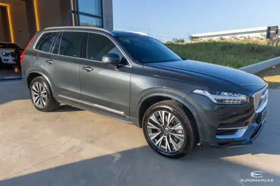 VOLVO-XC90-2021