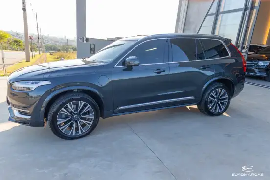 VOLVO-XC90-2021