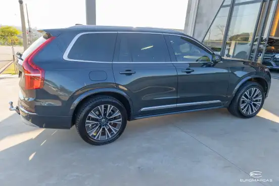 VOLVO-XC90-2021