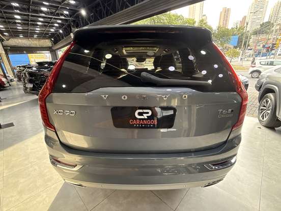 VOLVO-XC90-2018