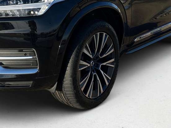 VOLVO-XC90-2021