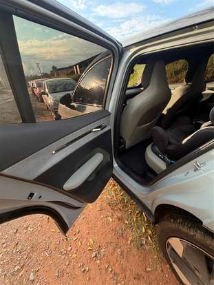 VOLVO-EX30-2024