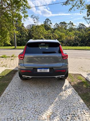 VOLVO XC40 2.0 T5 GASOLINA MOMENTUM AWD GEARTRONIC