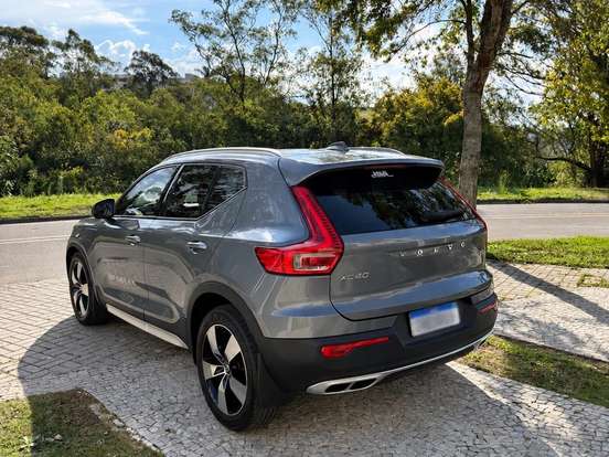 VOLVO-XC40-2.0 T5 GASOLINA MOMENTUM AWD GEARTRONIC VOLVO-XC40-2018