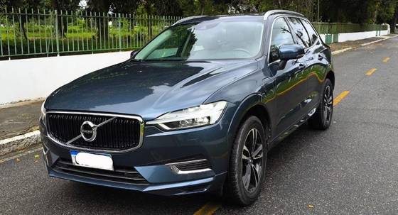 VOLVO XC60 2.0 T8 HYBRID MOMENTUM AWD GEARTRONIC