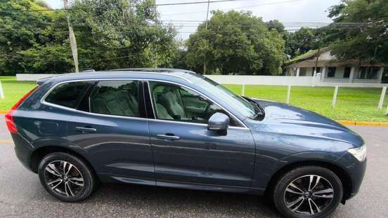 VOLVO-XC60-2020