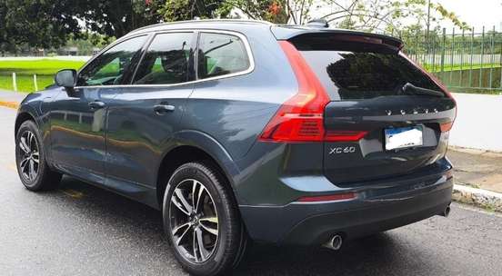 VOLVO-XC60-2020