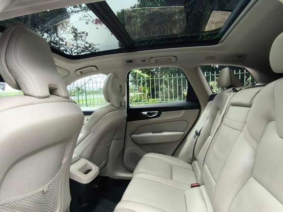 VOLVO-XC60-2.0 T8 HYBRID MOMENTUM AWD GEARTRONIC VOLVO-XC60-2020