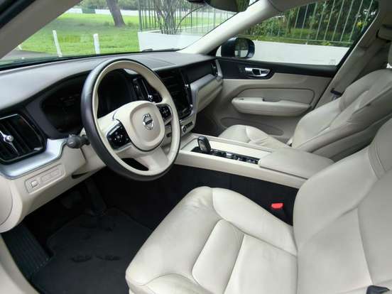 VOLVO-XC60-2.0 T8 HYBRID MOMENTUM AWD GEARTRONIC VOLVO-XC60-2020