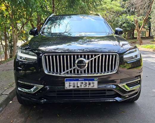 VOLVO-XC90-2021