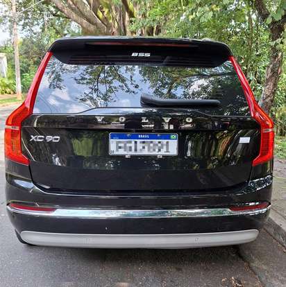 VOLVO-XC90-2021