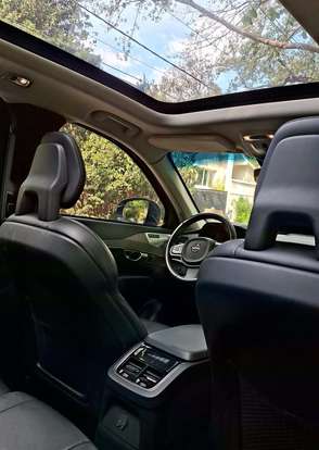 VOLVO-XC90-2021
