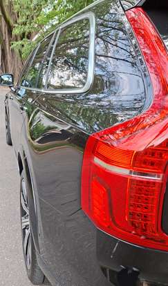 VOLVO-XC90-2021