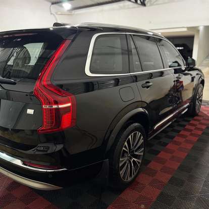 VOLVO-XC90-2021