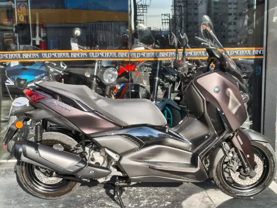 YAMAHA XMAX 300 CONNECTED ABS 