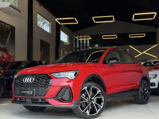 AUDI-Q3-2022