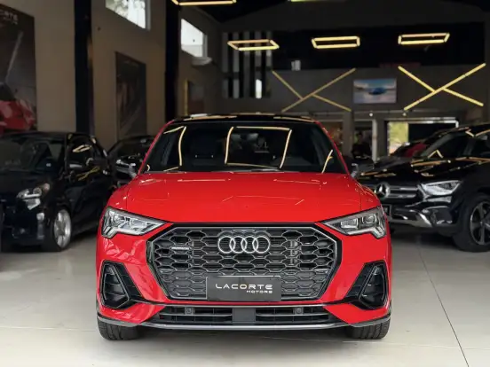 AUDI-Q3-2022