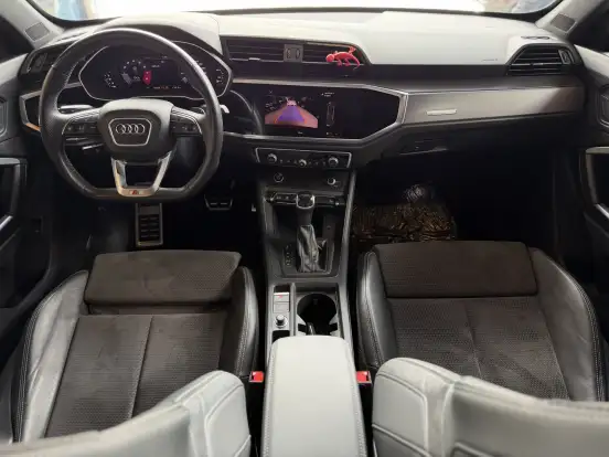 AUDI-Q3-2022