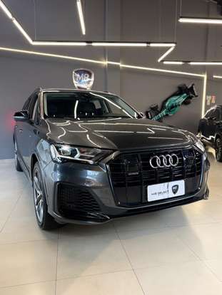 AUDI-Q7-2021