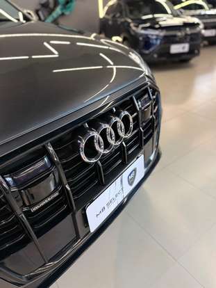 AUDI-Q7-2021