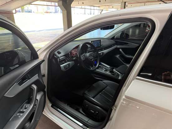 AUDI-A4-2017