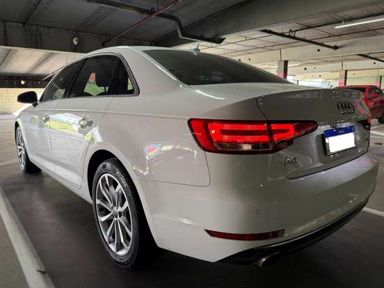 AUDI-A4-2017