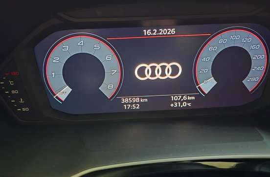 AUDI-Q3-2020