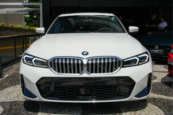BMW-320i-2025