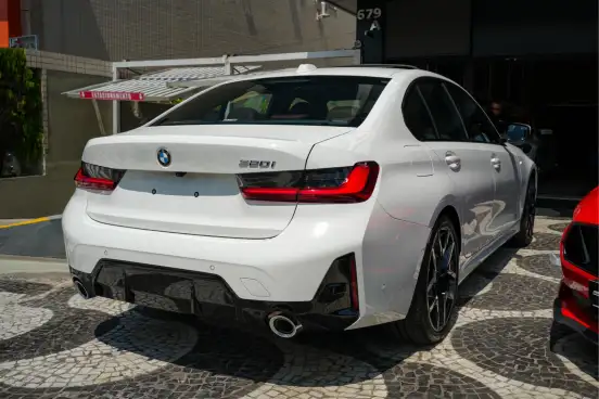 BMW-320i-2025