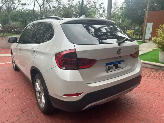 BMW-X1-2.0 18I GP 4X2 16V GASOLINA 4P AUTOMÁTICO BMW-X1-2013