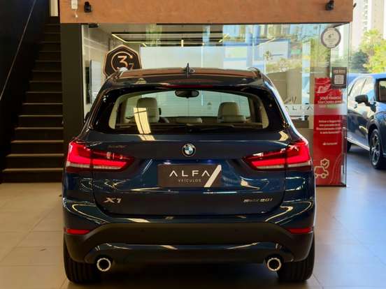 BMW-X1-2.0 16V TURBO ACTIVEFLEX SDRIVE20I GP PLUS 4P AUTOMÁTICO BMW-X1-2022