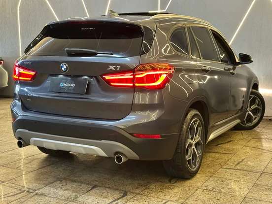 BMW-X1-2.0 16V TURBO ACTIVEFLEX SDRIVE20I X-LINE 4P AUTOMÁTICO BMW-X1-2017