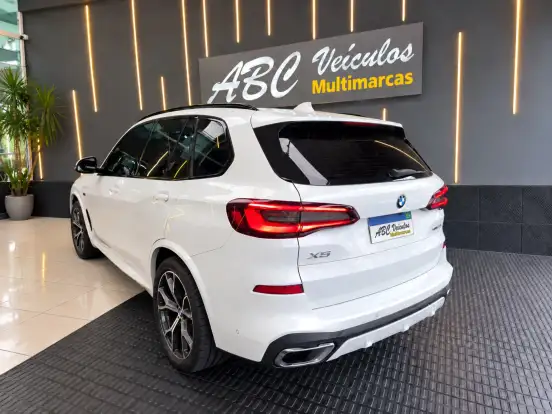 BMW-X5-3.0 I6 TURBO HÍBRIDO XDRIVE45E M SPORT AUTOMÁTICO BMW-X5-2021