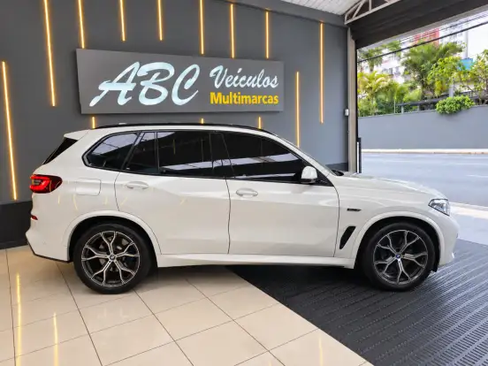 BMW-X5-3.0 I6 TURBO HÍBRIDO XDRIVE45E M SPORT AUTOMÁTICO BMW-X5-2021