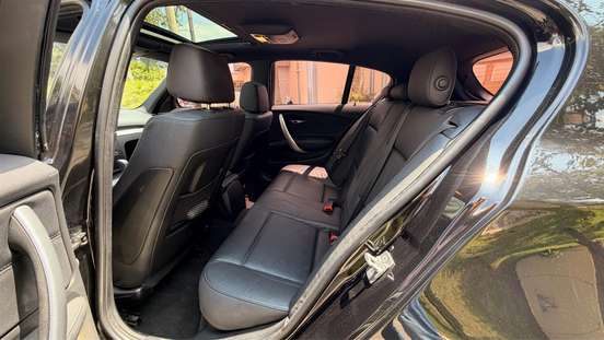 BMW-130i-2010